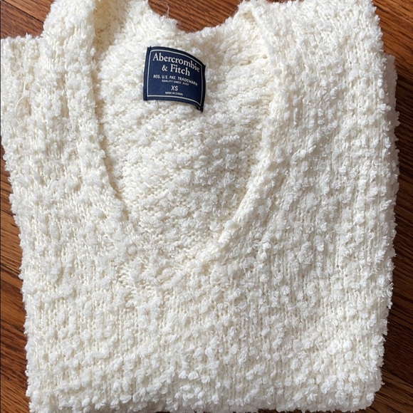 Abercrombie Sweater - Picture 6 of 7